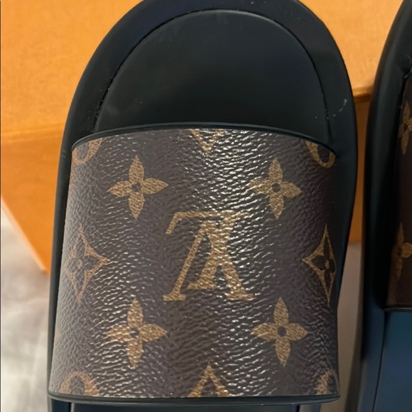 Louis Vuitton waterfront mule size 38 - Picture 2 of 7